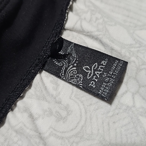 Prana Graphic Print Mini Skirt Size Medium - Picture 3 of 5